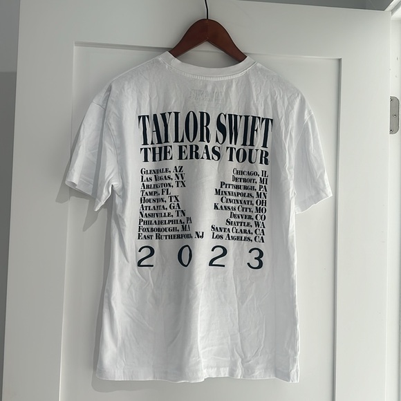 TAYLOR SWIFT | THE ERAS TOUR US 2023 DATES WHITE T-SHIRT - Picture 3 of 4